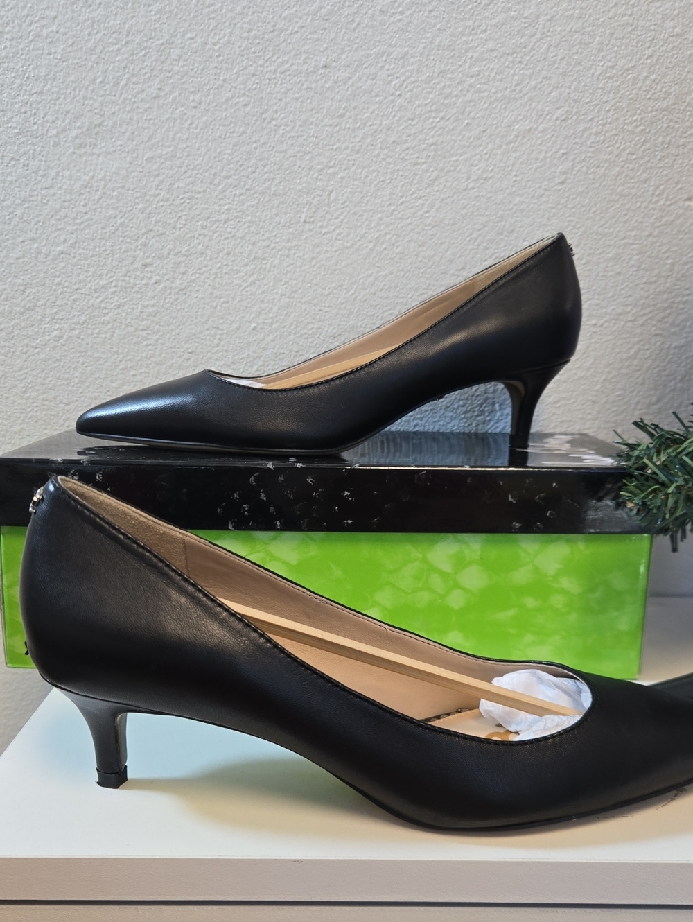 EUC Sam Edelman Black Leather Pointed Toe Stiletto Pumps